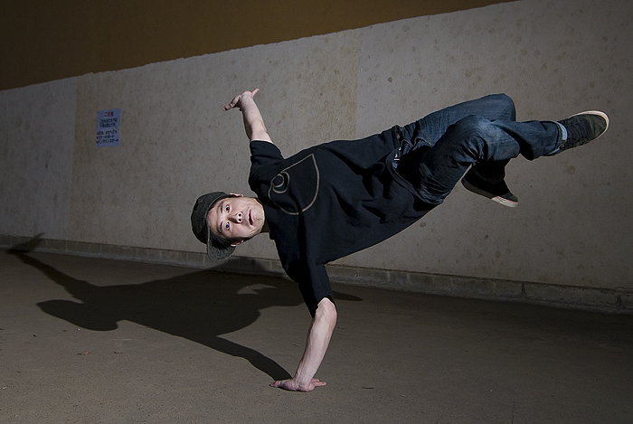 capoeira adrian breaking